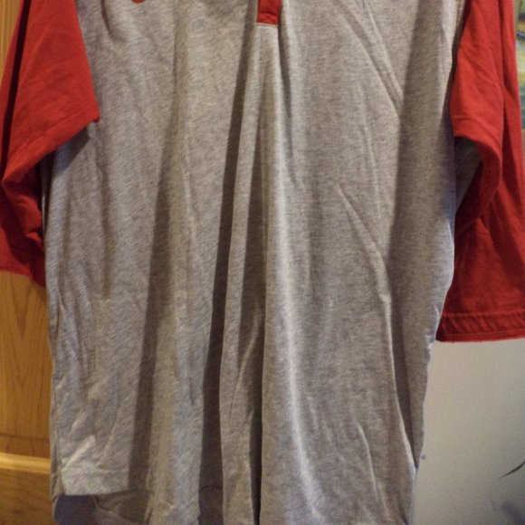 NIKE Dri-Fit Baseball SHORT SLEEVE SHIRT - 3 BUTTON CLOSURE - Grey + Red   Large - Picture 2 of 11